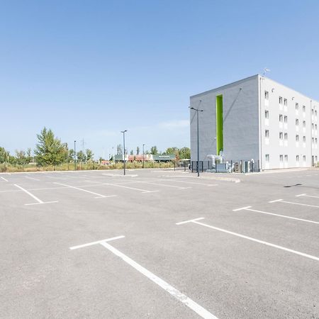 B&B Hotel Saint-Martin-De-Crau Alpilles Camargue Exterior foto